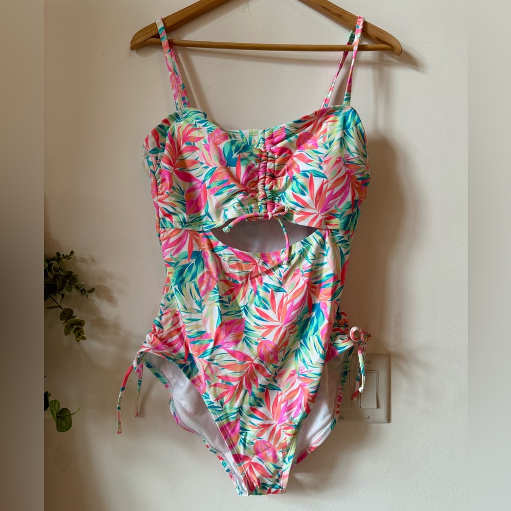 NWT Decree Womens Exotic Textured Leaf Monokini One Piece Key Hole Swimsuit 1X